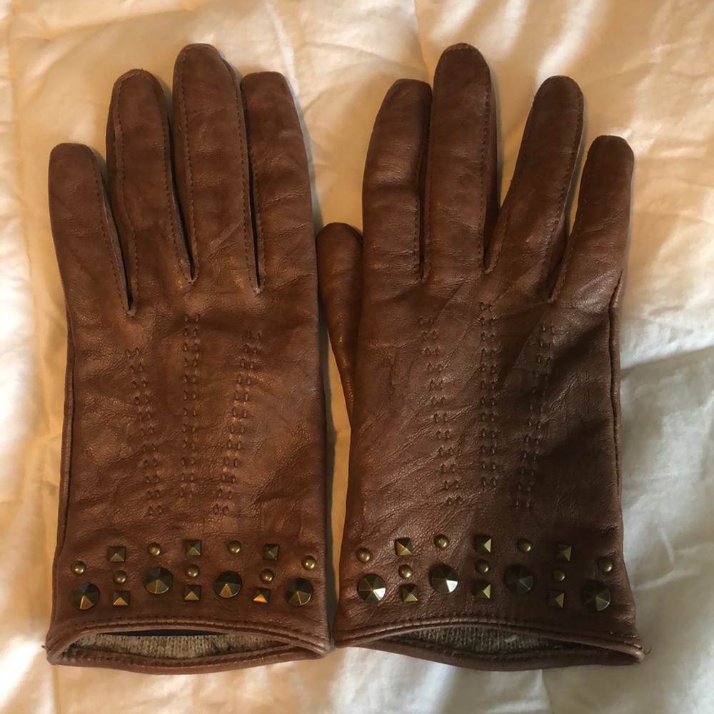 Banana Republic brown studded leather gloves